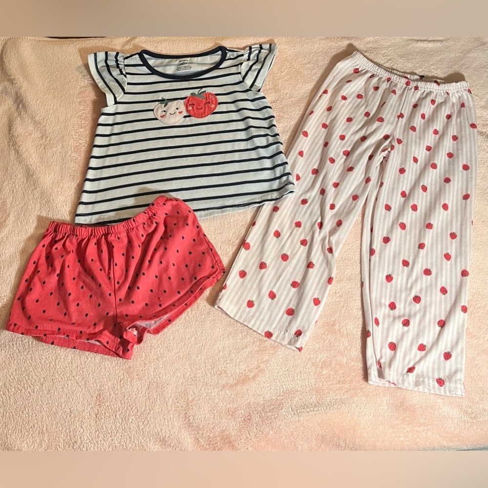 Carter’s size 5t girl pajamas